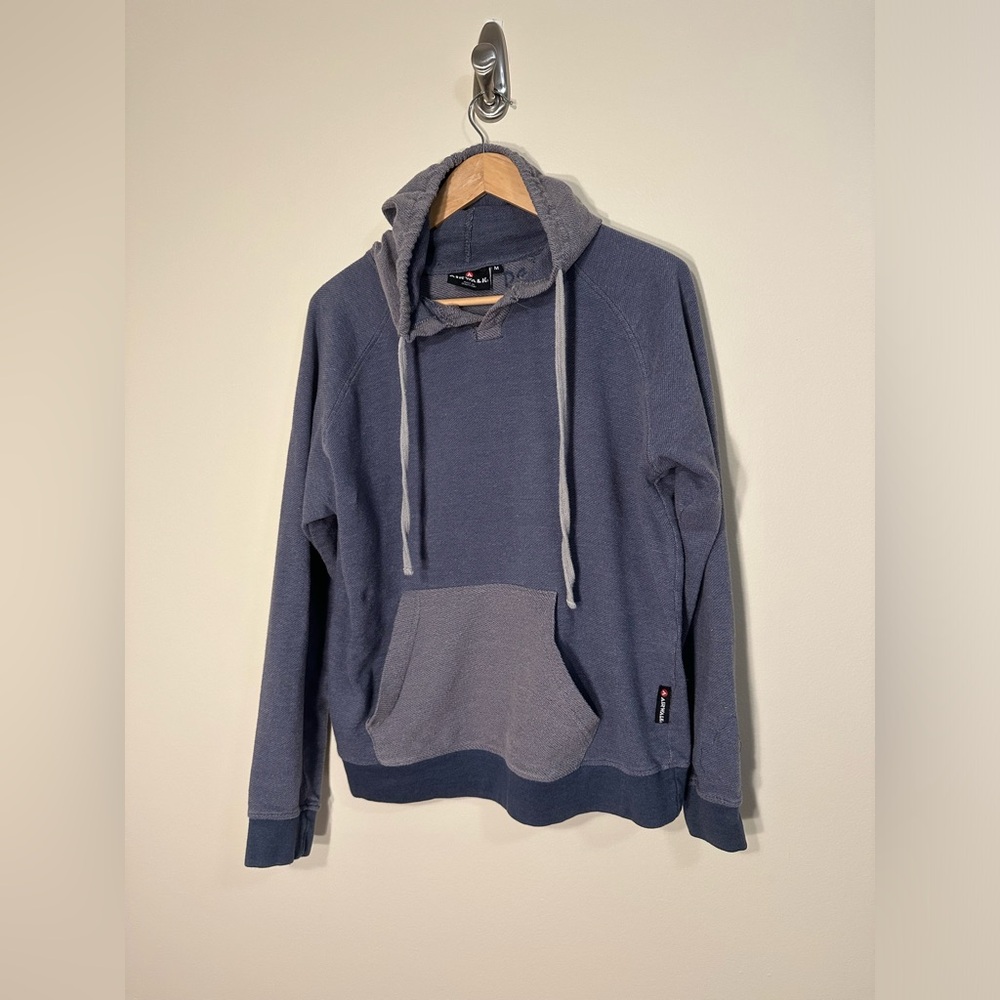 Vintage AirWalk Sweater Size Medium